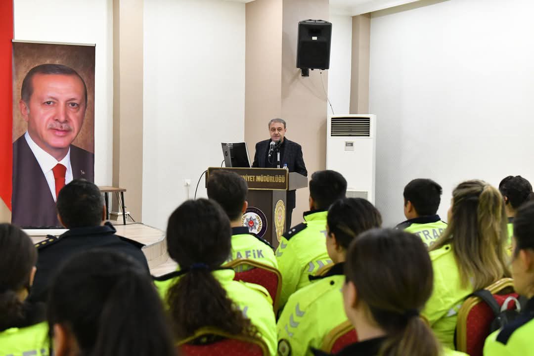 Urfa Valisi Şıldak Toplantıda Konuştu