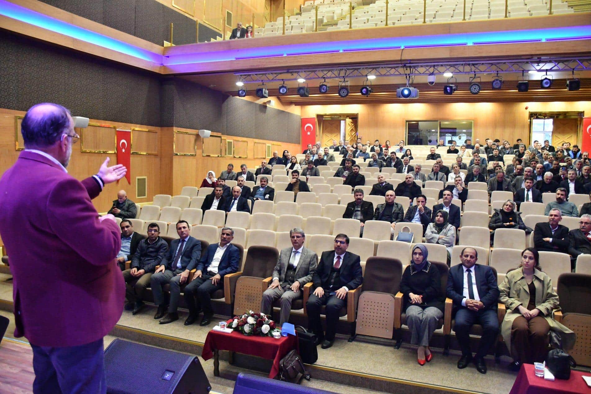 Şanlıurfa'da Okul Müdürlerine Konferans Verildi