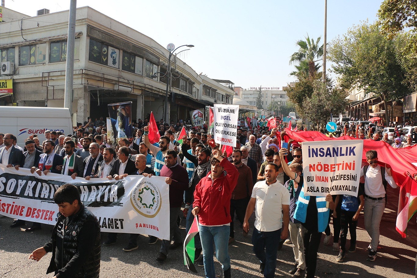 Urfa Halkı Filistin İçin Eylem Düzenledi 