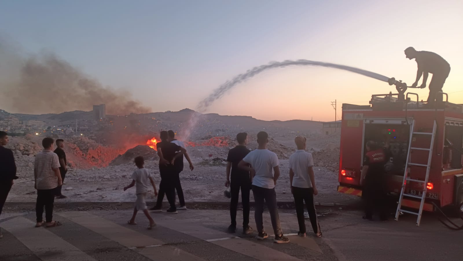 Urfa'da Korkutan Yangın