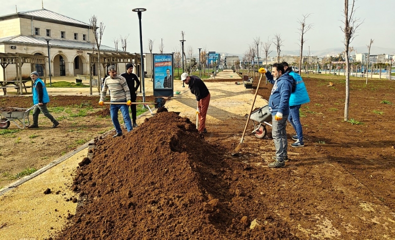 Urfa'daki Parklar Bahara Hazırlanıyor