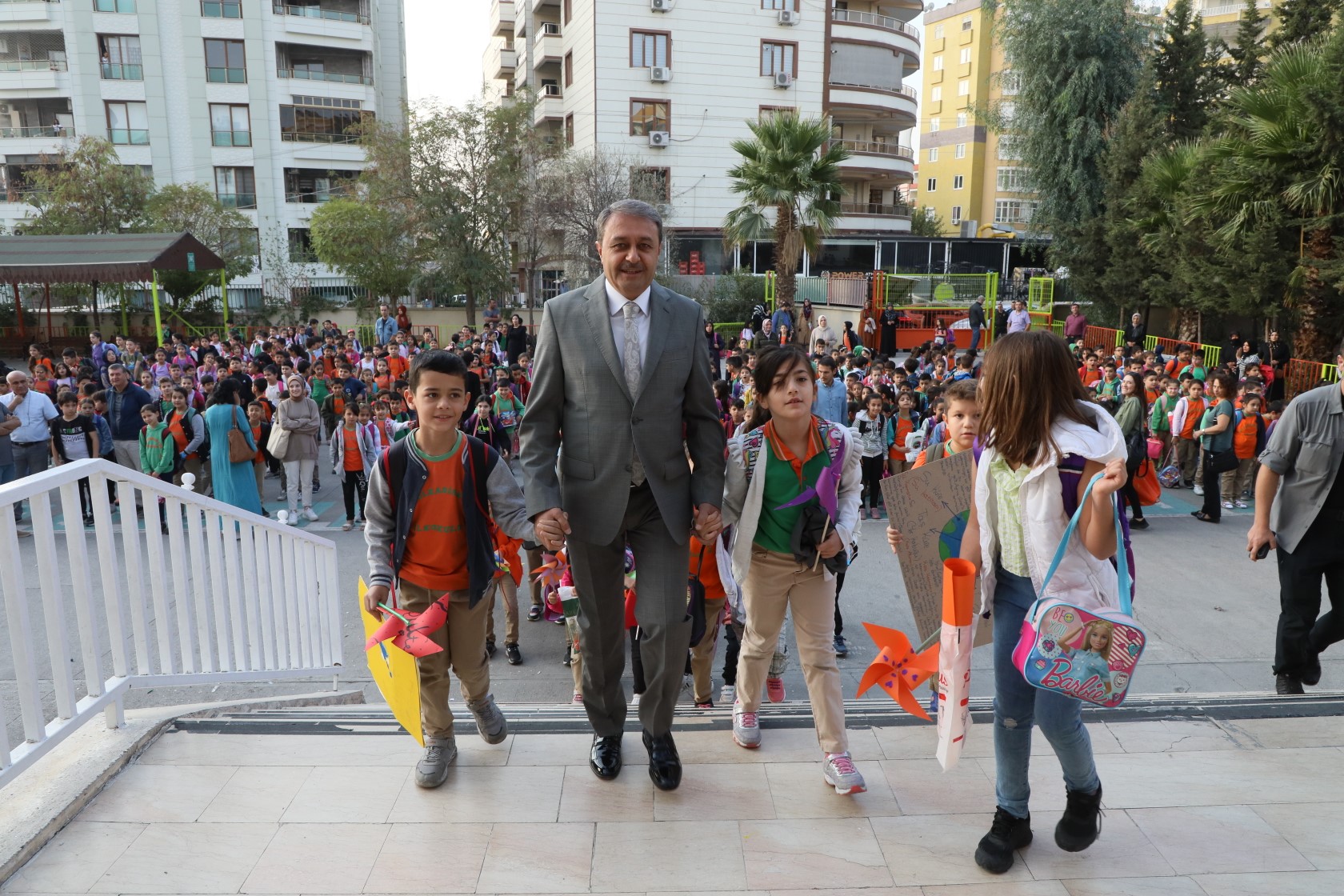 Şanlıurfa Valisi Hasan Şıldak Urfa'yı Eğitimde Üst Sıralara Taşımak İçin Uğraşıyor