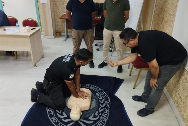 Şanlıurfa'da Trafik Polislerine İlkyardım Eğitimi Verildi