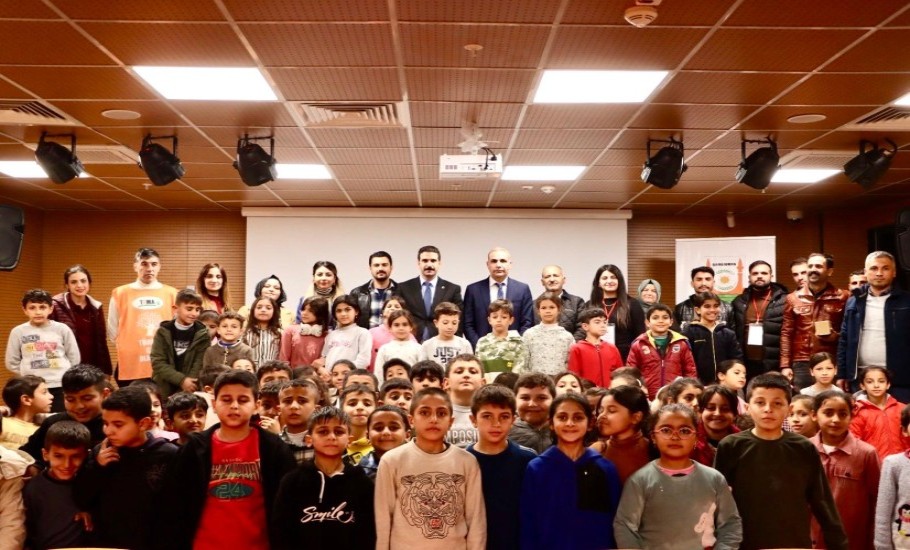 Urfa'da Öğrencilere Findan Dağıtıldı