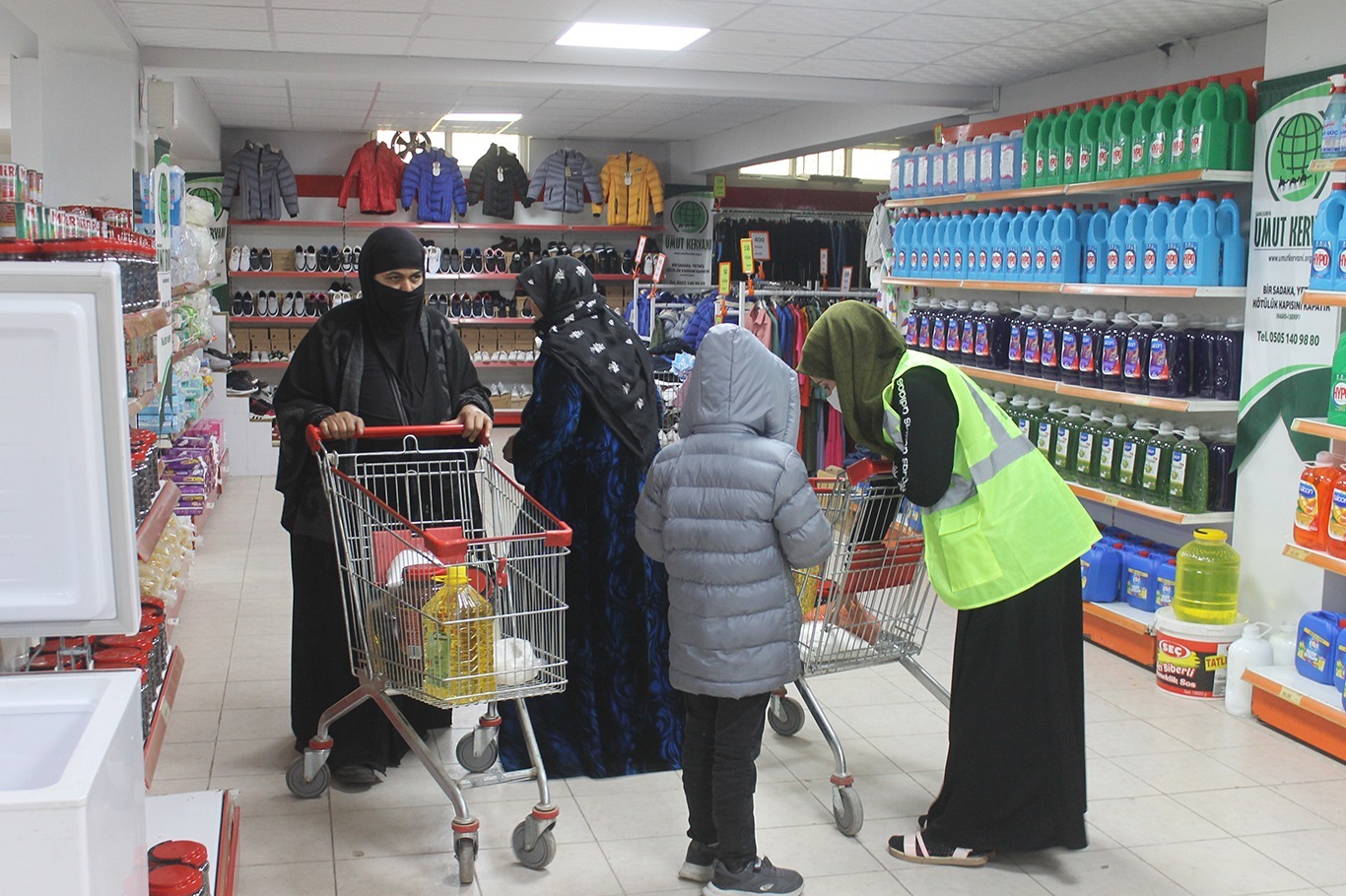 Şanlıurfa Umut Kervanı Ramazan ayında yüzlerce ihtiyaç sahibi aileye yardım dağıttı