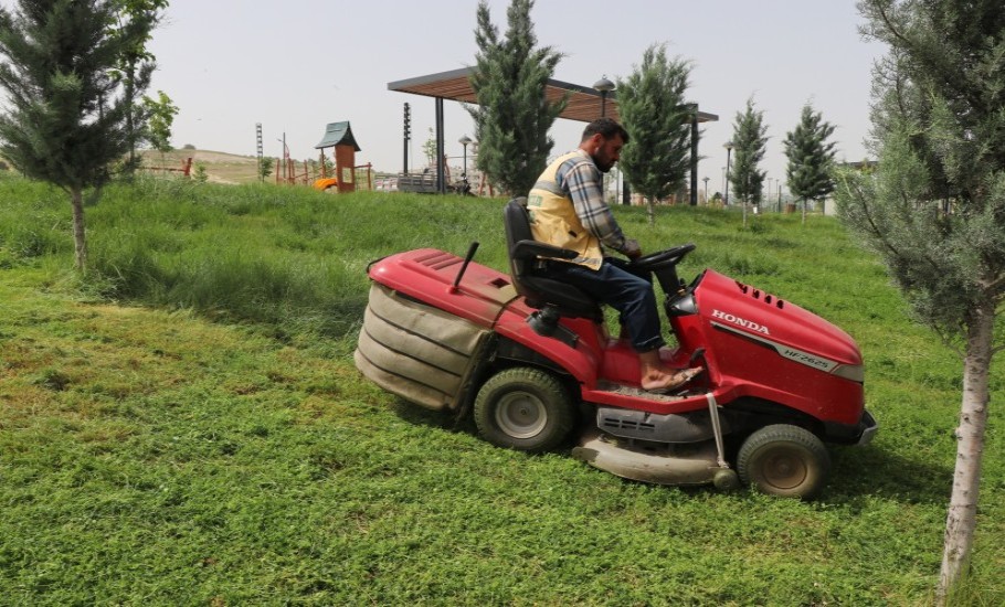 Büyükşehir, Park Ve Bahçeleri Yaza Hazır Hale Getiriyor