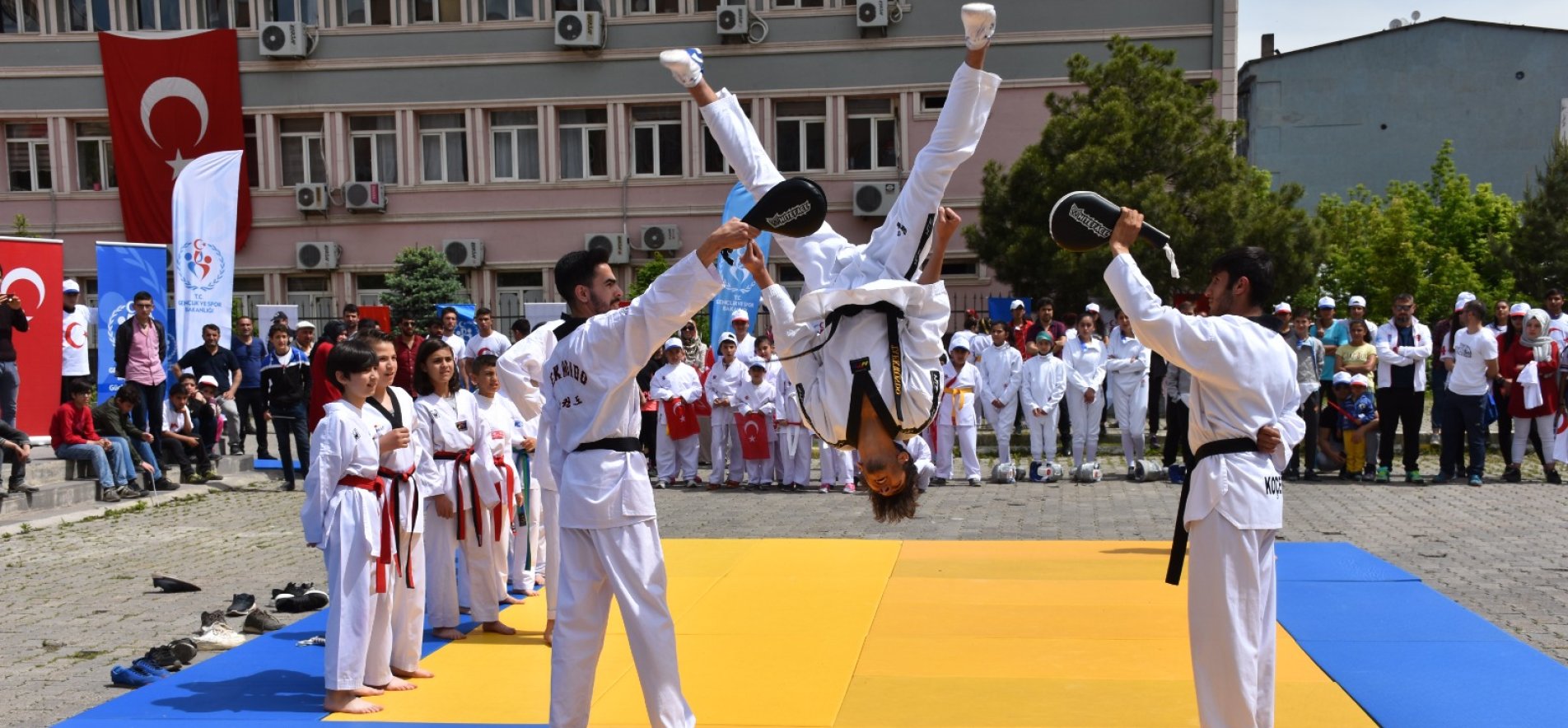 141 Milli Sporcu Öğretmen Olarak Atandı