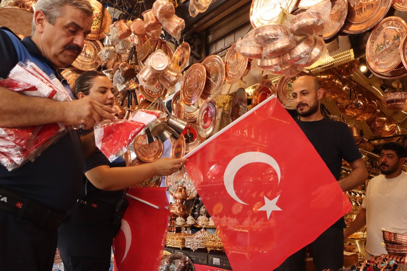 Cumhurbaşkanı Erdoğan İşaret Etti Urfa Bayraklarla Donatıldı