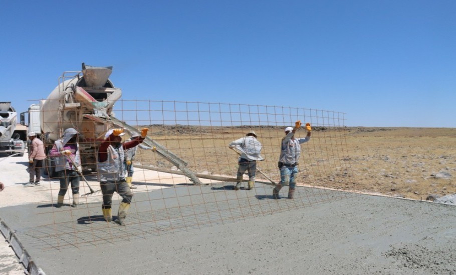 Siverek'te Beton Hasırlı Yol Atağı